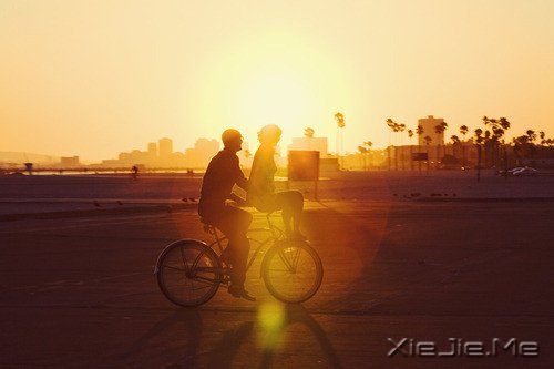 “爱”本身不需要比较和炫耀